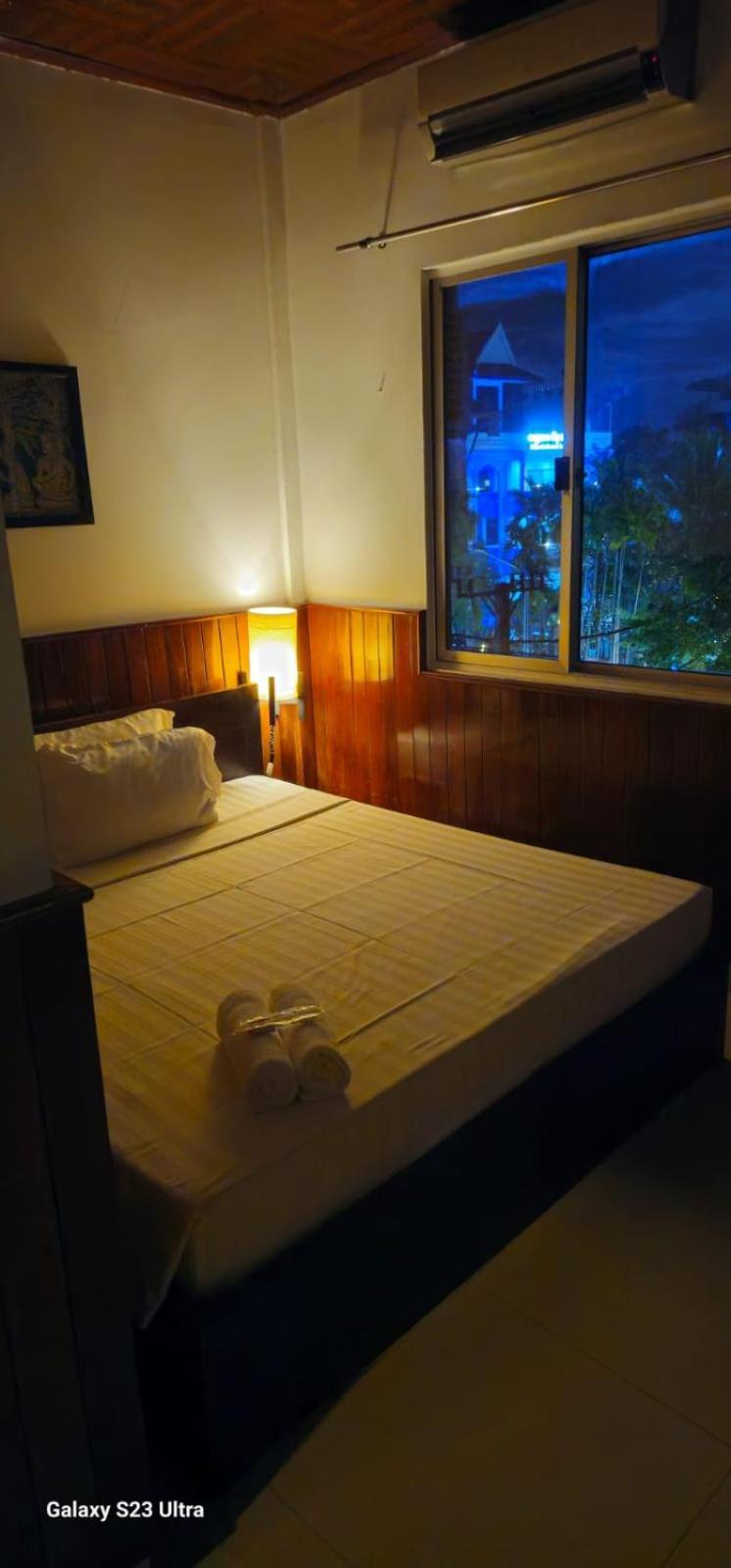 Retro Quarter Mb Hostel Siem Reap Exterior foto